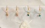 ＊オーガンジーリボンとスワロフスキーのピアス＊【イヤリング変更可】