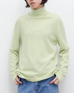 1990s Neiman Marcus - turtleneck cashmere knit sweater