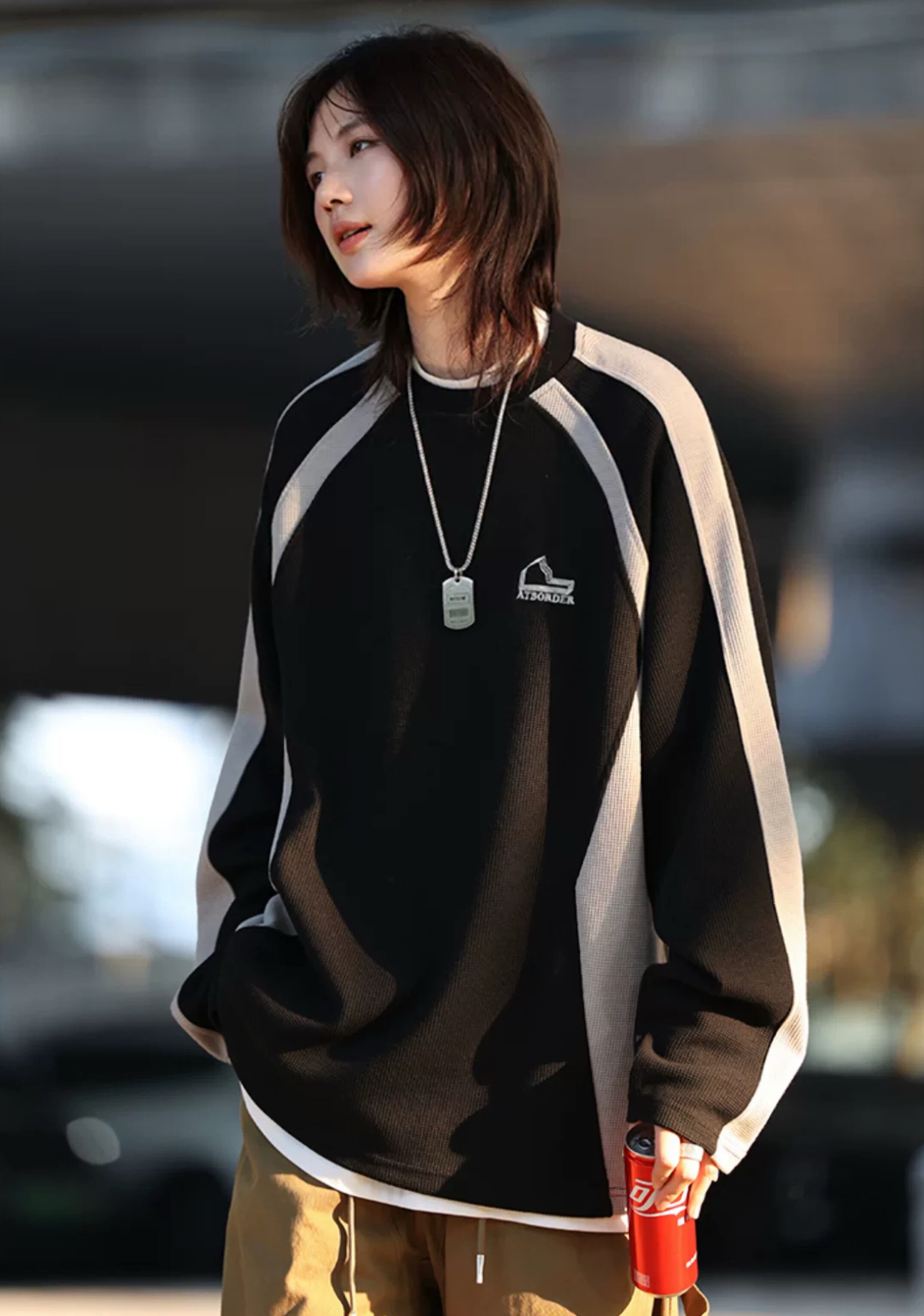 バイカラーパッチワークスポーツスウェット / Bicolor Patchwork Sports Sweatshirts