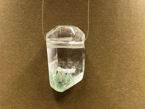 ペンダントトップ素材（フックサイトインクォーツ）