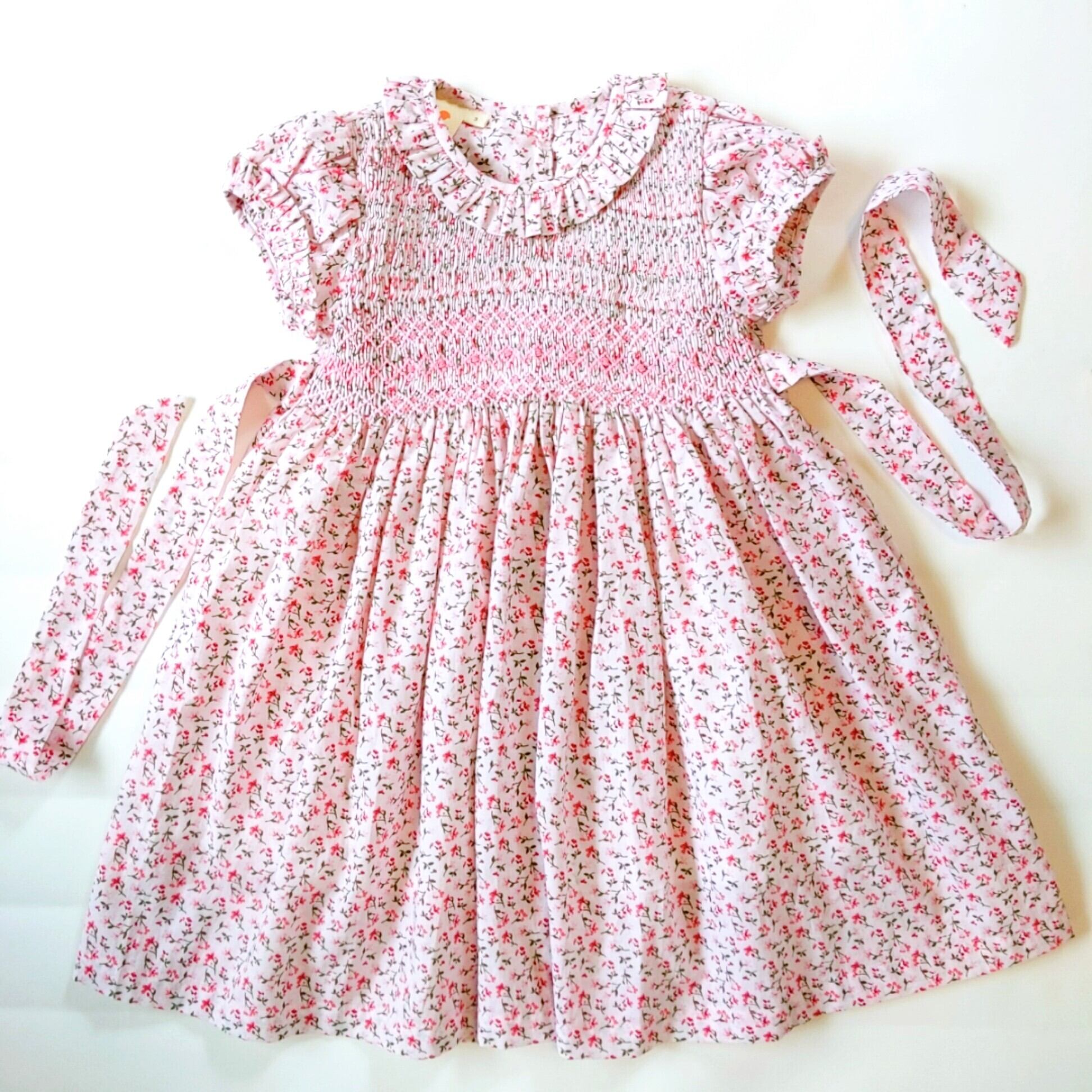 花柄いっぱいスモッキングワンピース Baby S Breath スモッキング刺繍子供服