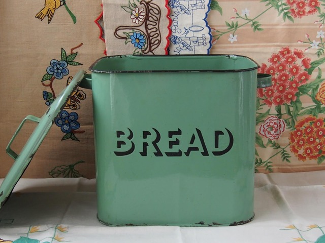 イギリスアンティーク　ブレッド缶　BREAD BIN