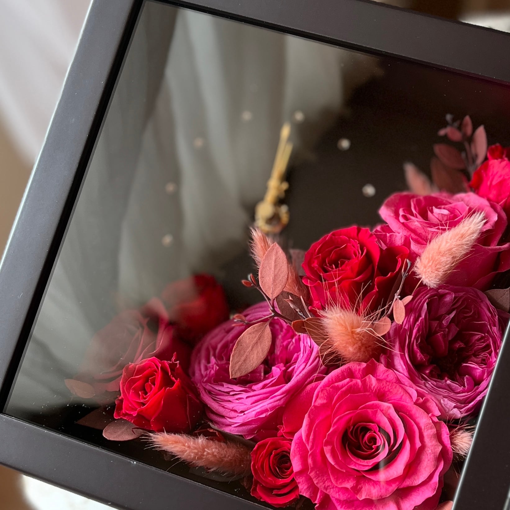 プリザーブドフラワー写真立てフォトフレームピンクバラローズ定価14700円 ピンクのバラのプリザーブドフラワーの写真立て（フォトフレーム