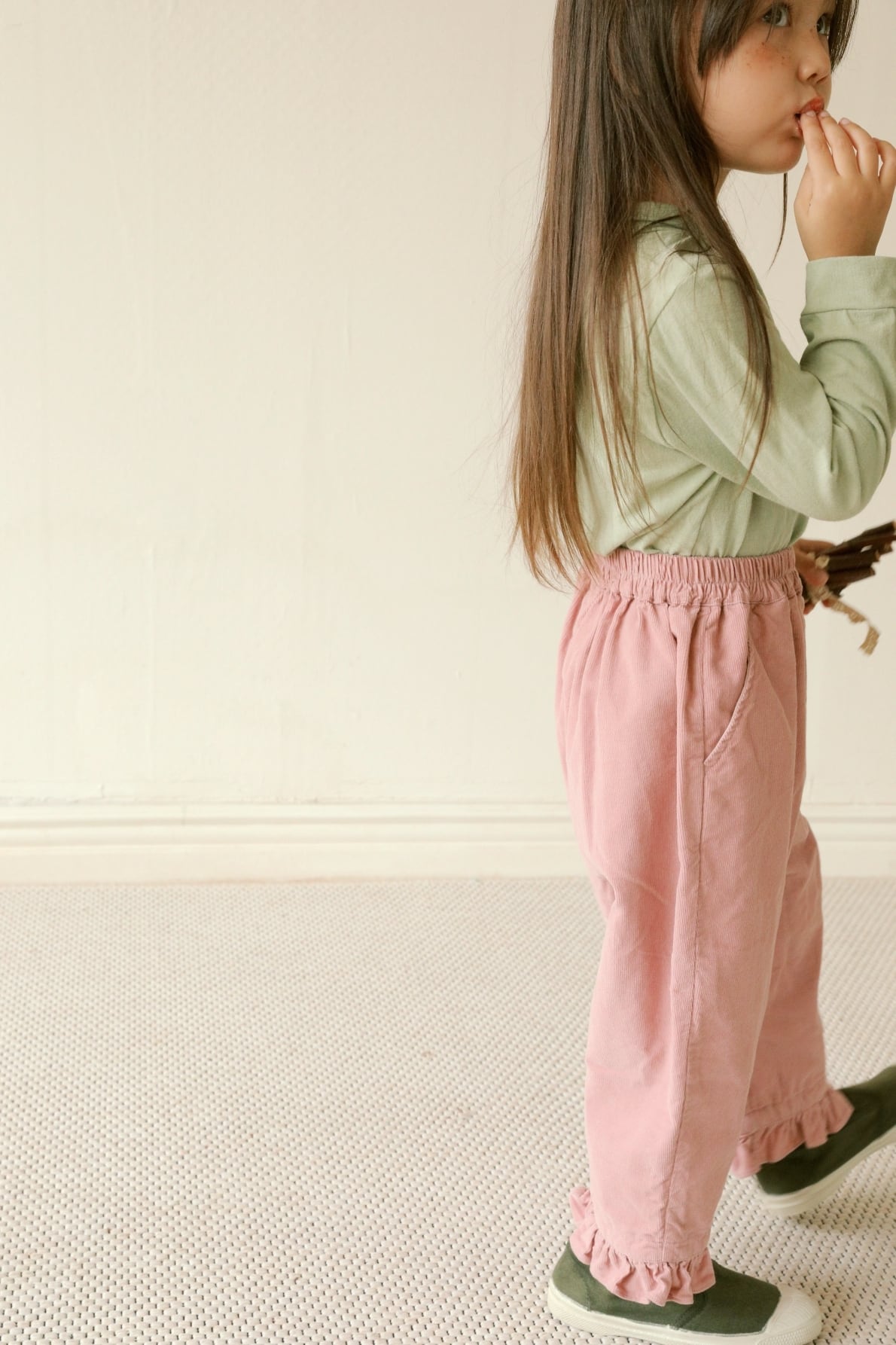 まりピンク 即納»ピンク L(105-113 サイズ)«Mardi Amber» コーデュロイフリル