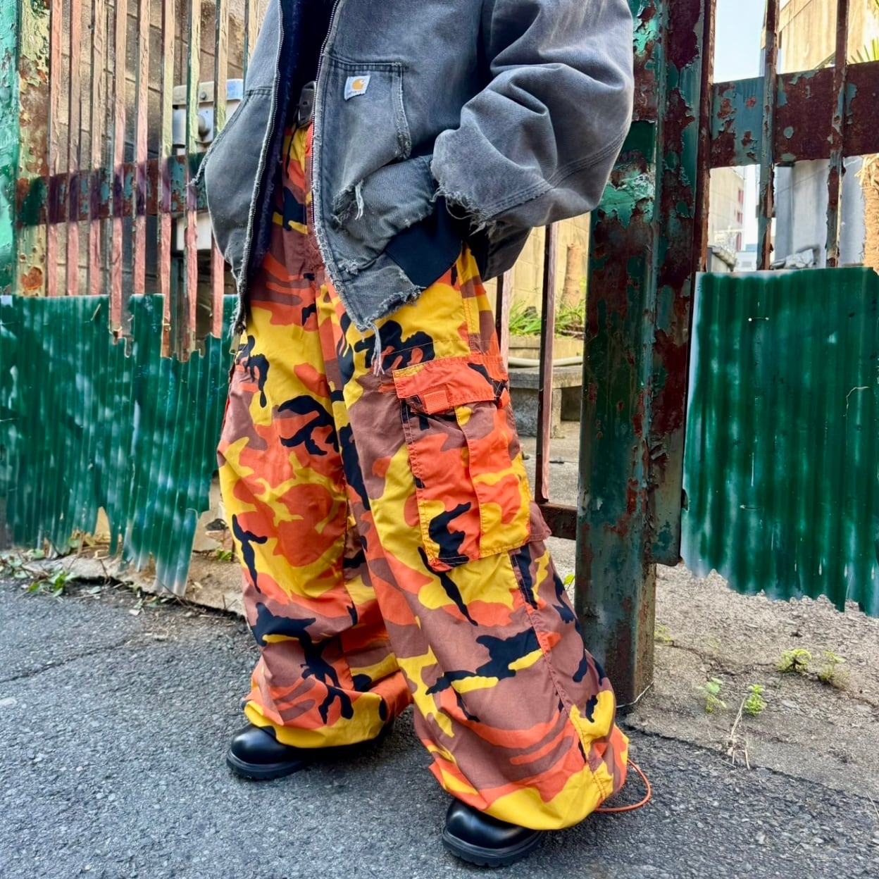 MACGEAR- 00's camouflage design reversible wide cargo pants | ROOT