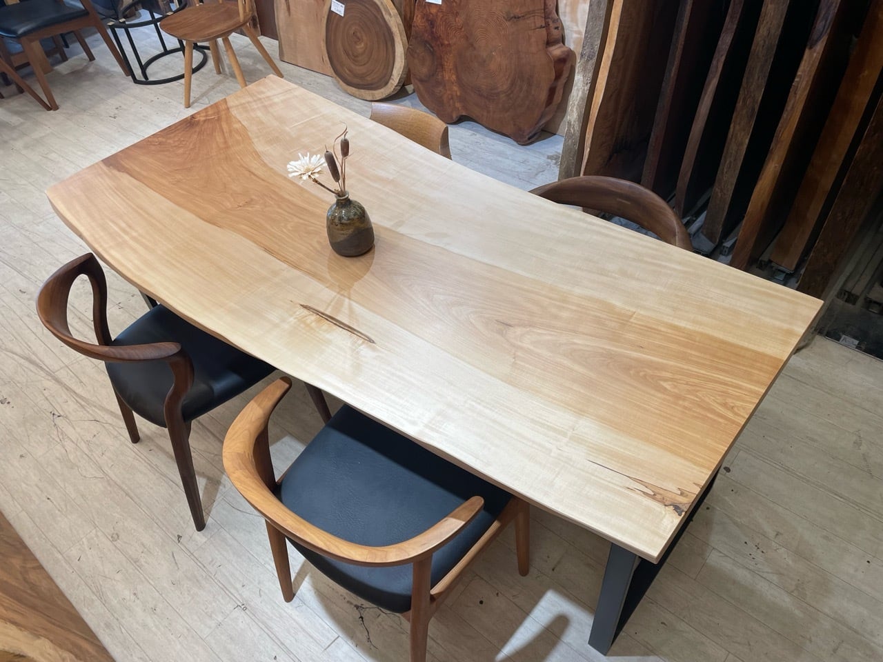 栃の木テーブル 貸出中】栃（トチ）_1900×730-745×50_浅草本店_テーブル天板/一枚板