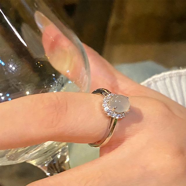 Beforeシンプルな白玉リング