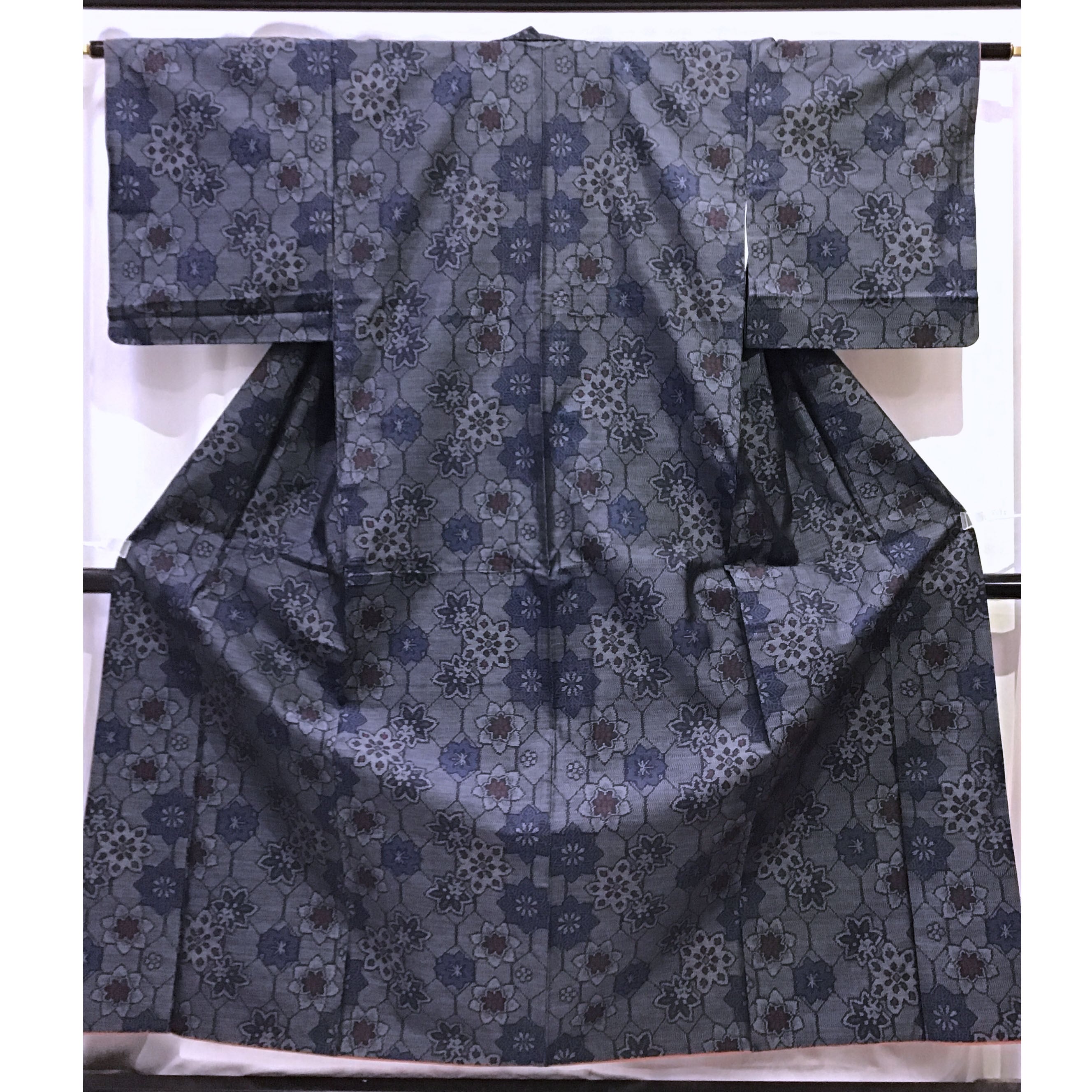 正絹 紬 反物 伝統工芸 華文様 紺地 正絹・紬・着物・紺地・No.200701-0584・梱包サイズ60 | リサイクル