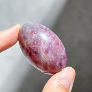 パープルローズクォーツ パームストーン53◇Purple Rose Quartz◇ 天然石・鉱物・パワーストーン