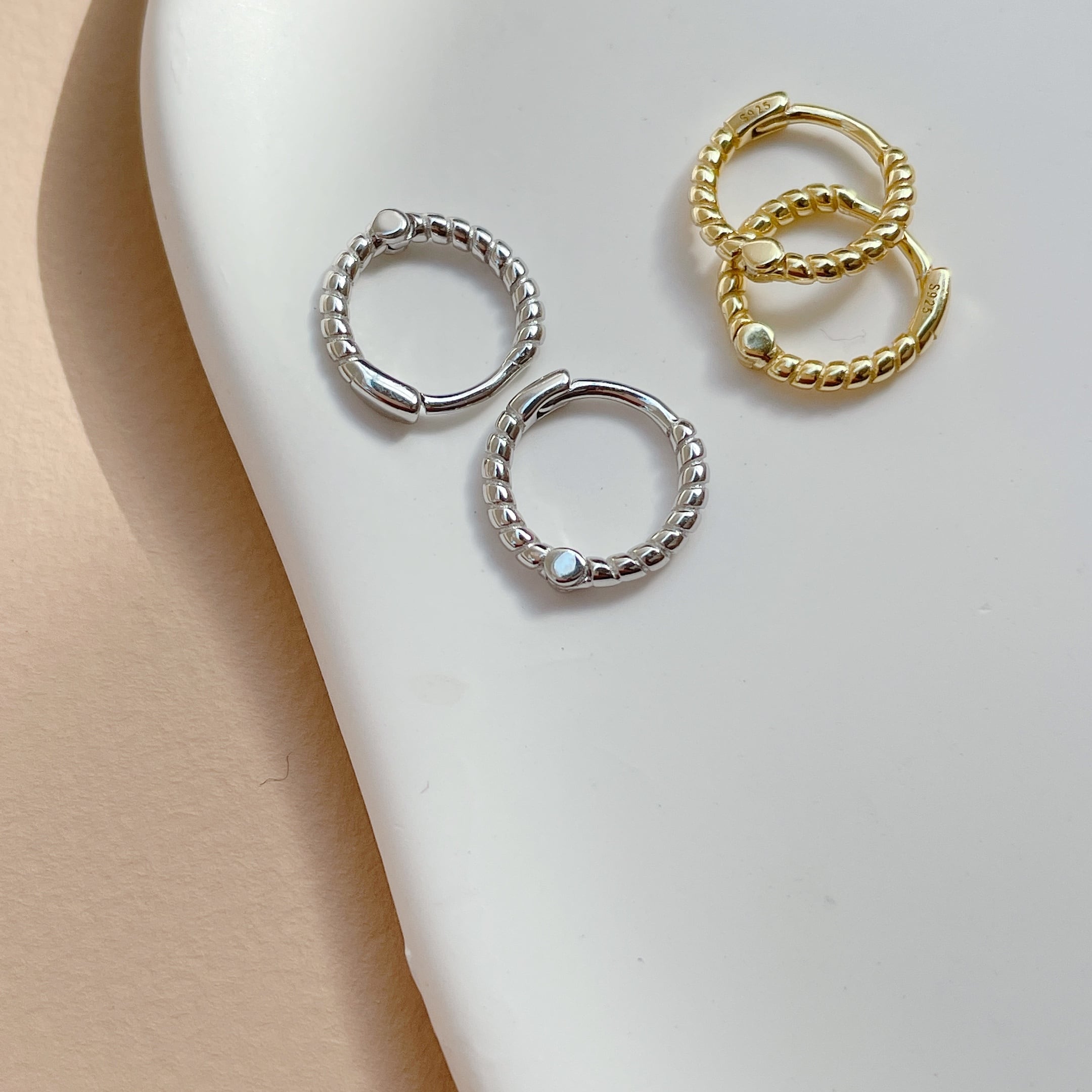 Silver925 ツイストフープピアス(14mm、10mm) | HOTARU