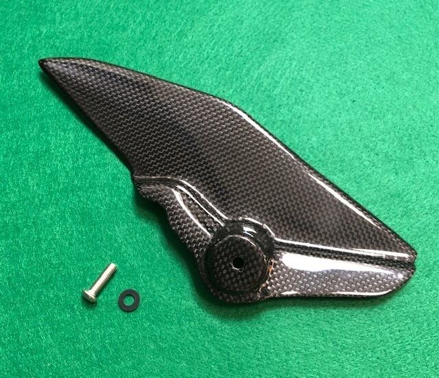DUCATI 899/959用 純正カーボン製チェーンガードフィン DUCATI パニガーレ 899 / 959 用 カーボンロワーチェーンガード 艶あり