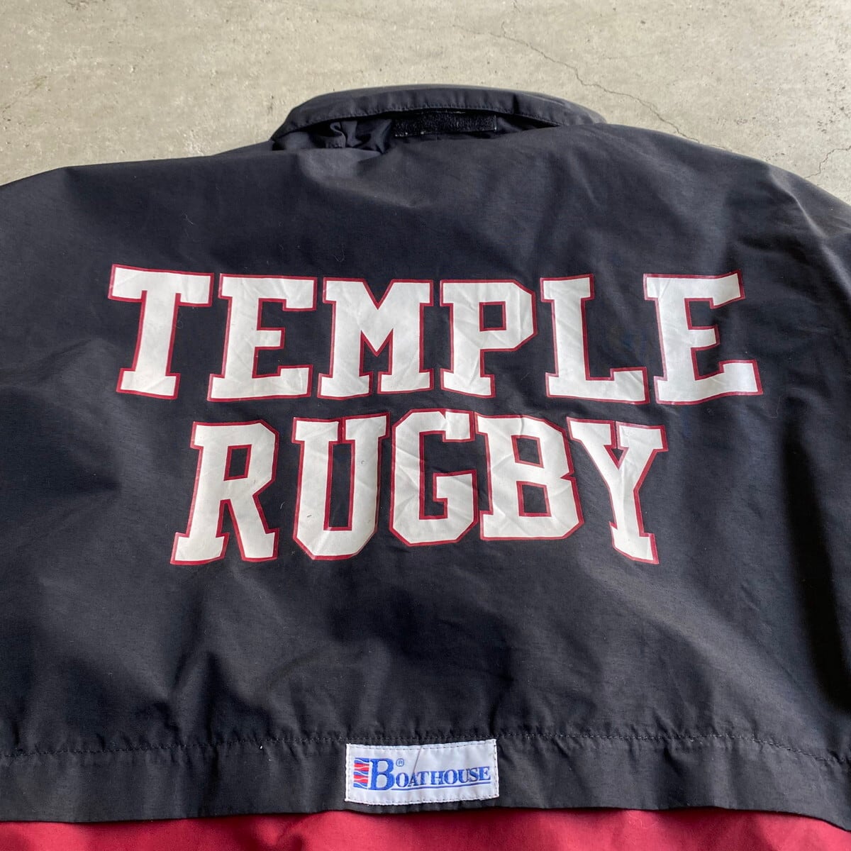 90年代 BOATHOUSE カレッジチーム TEMPLE RUGBY ナイロンジャケット メンズXL相当 フード収納 古着 90s ヴィンテージ  ビンテージ ビッグロゴ 刺繍 ブラック レッド 黒 赤【ナイロンジャケット】【SA2204】 | cave 古着屋【公式】古着通販サイト