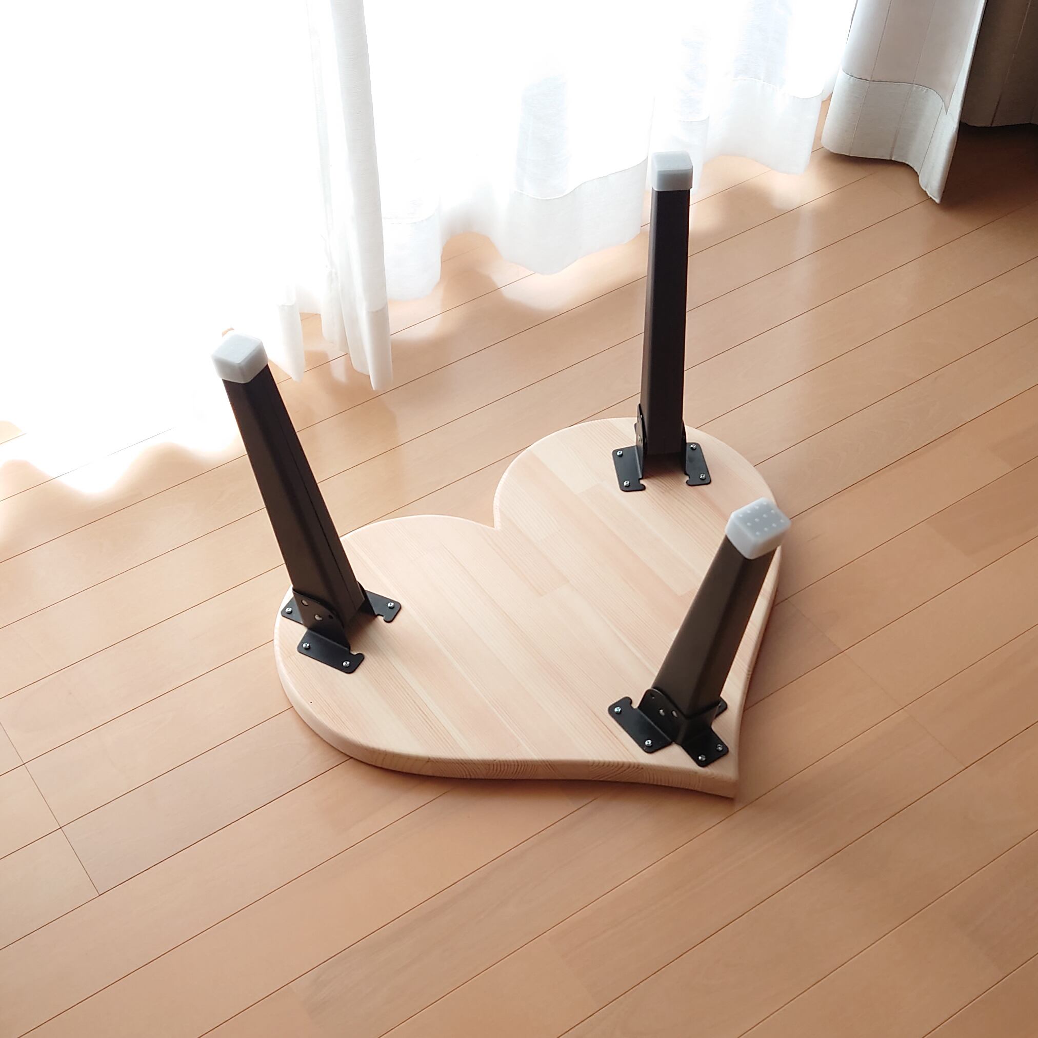 ハート型 折りたたみ脚 ミニテーブル | 創作家具 黒々 - kokukoku -