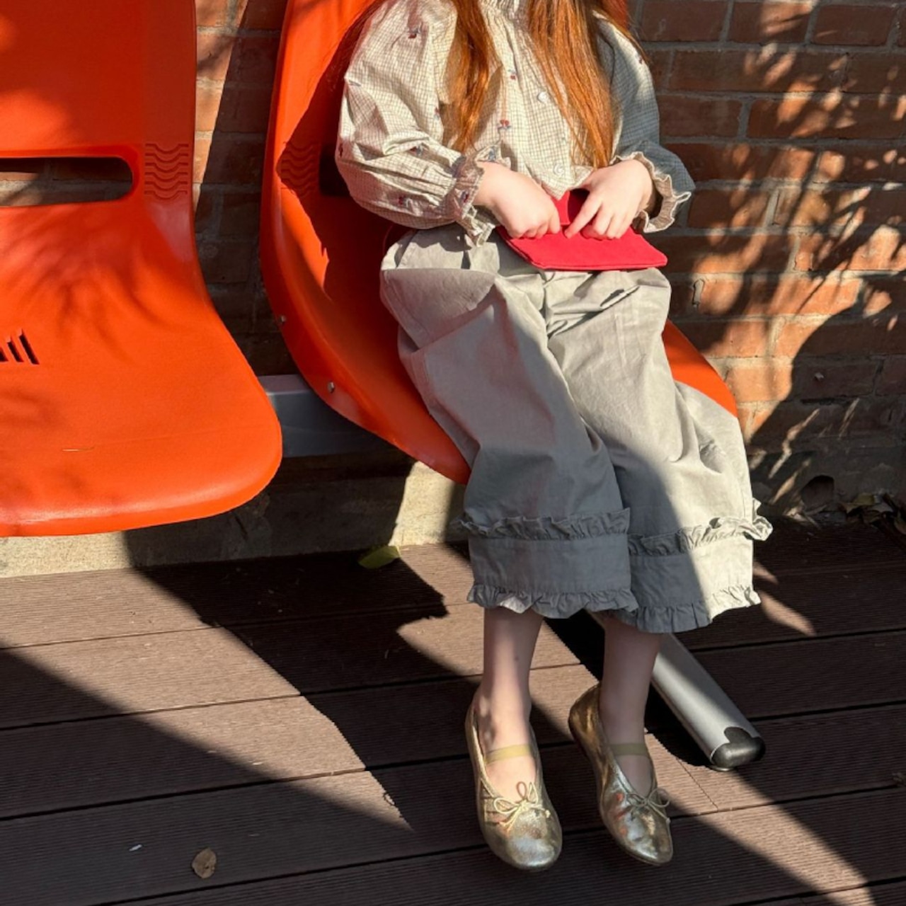 春チューリップ刺しゅうチェック柄シャツ