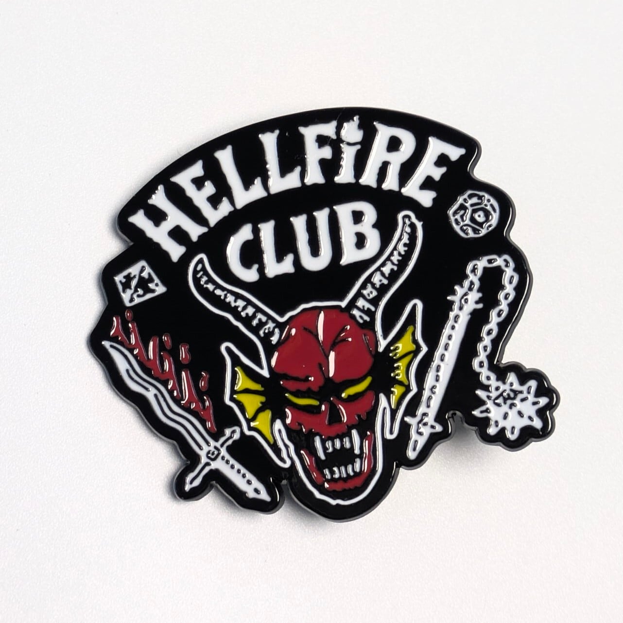 送料無料！ ★ピンズ PINS★ピンバッジ【 Stranger Things ( ストレンジャーシングス ) 】『Hellfire Club』ピンズ / ピンバッジ  〚アメリカン雑貨 アメトイ〛