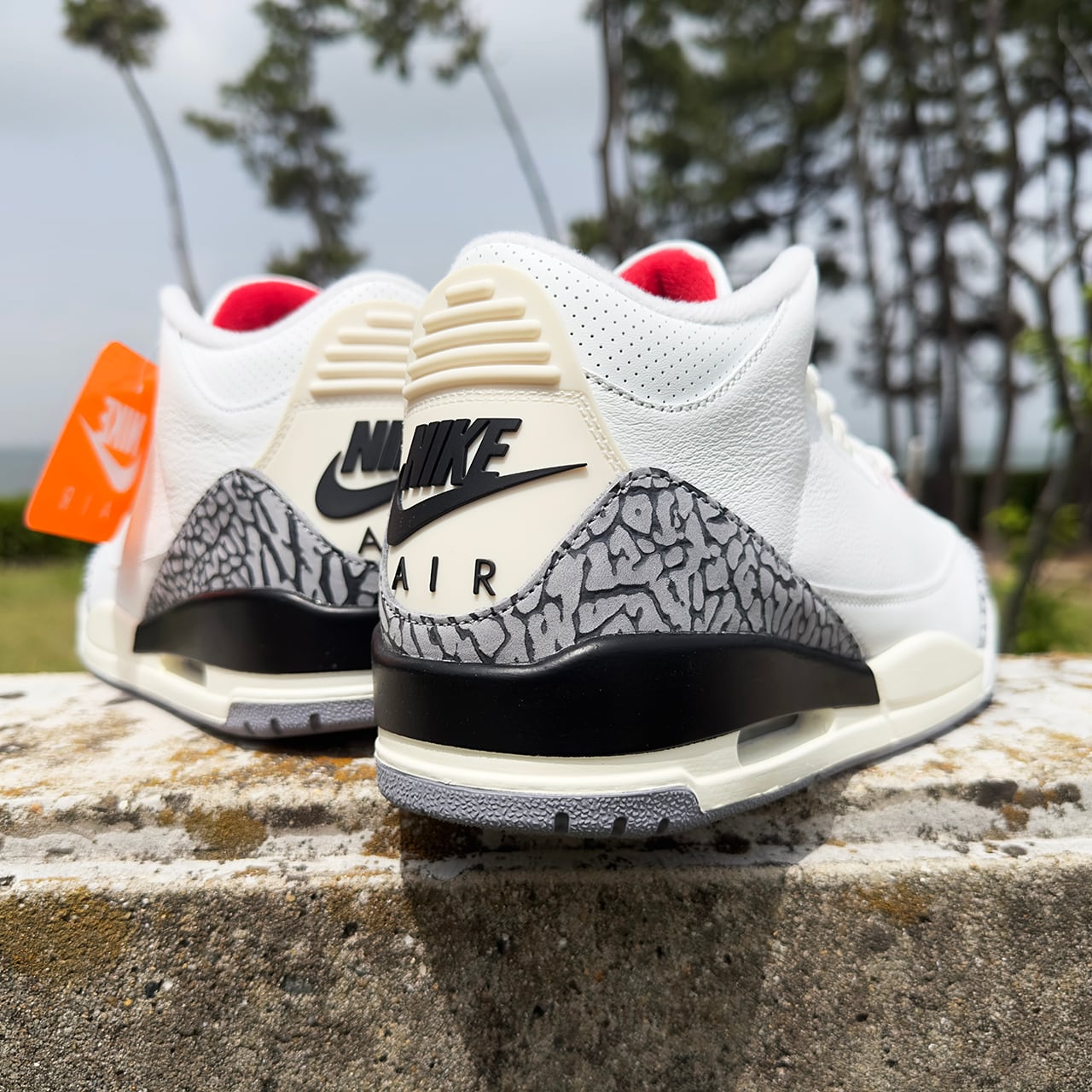 NIKE AIR JORDAN 3 RETRO WHITE CEMENT AJ3