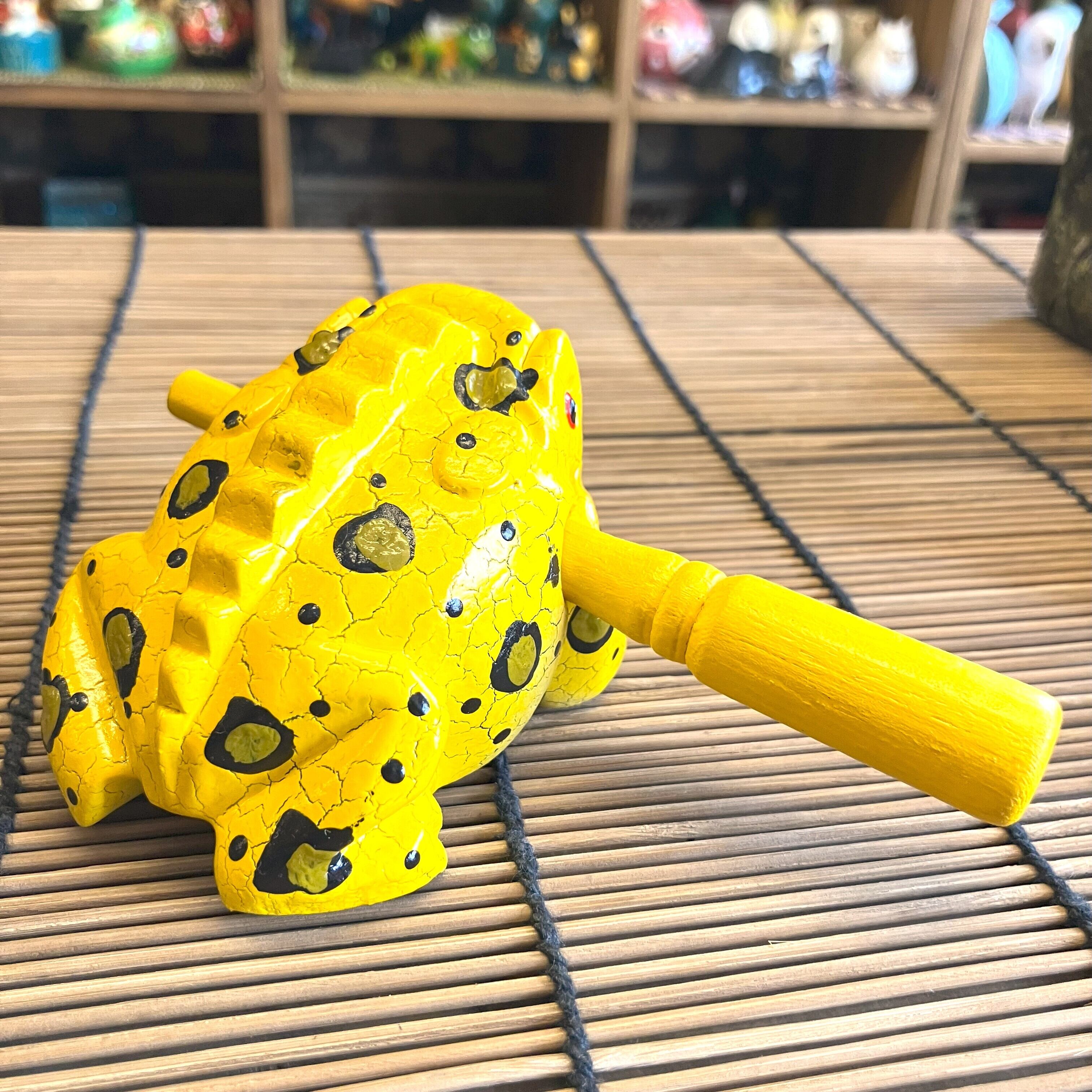 カエル 置物 ギロ 楽器 木製 イエロー タイ製 | ten6duca