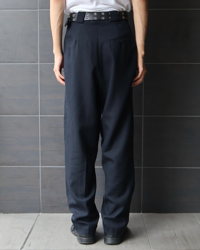 3-pleat balloon silhouette slacks