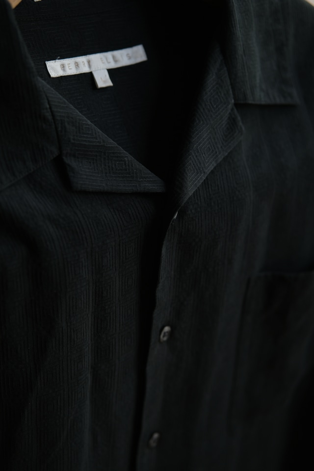 Utah/ 90's "PERRY ELLIS" geometric all silk open collar short-sleeve shirt