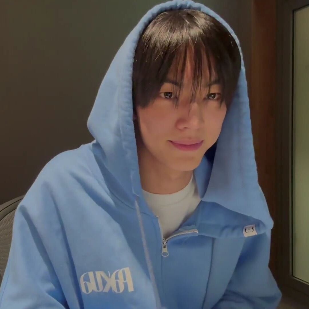 トップス PAKUA Butterfly Hoodie Zip-Up Sky Blue ☆TWS ドフン 着用！！【PAKUA】BUTTERFLY HOODIE ZIP-UP_SKY