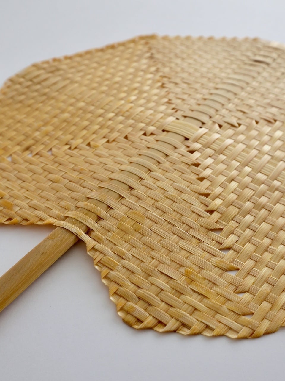 竹製うちわ タイの伝統デザイン|Bamboo Fan – Thai Traditional Style 竹製うちわ タイの伝統デザイン|Bamboo Fan – Thai Traditional Style