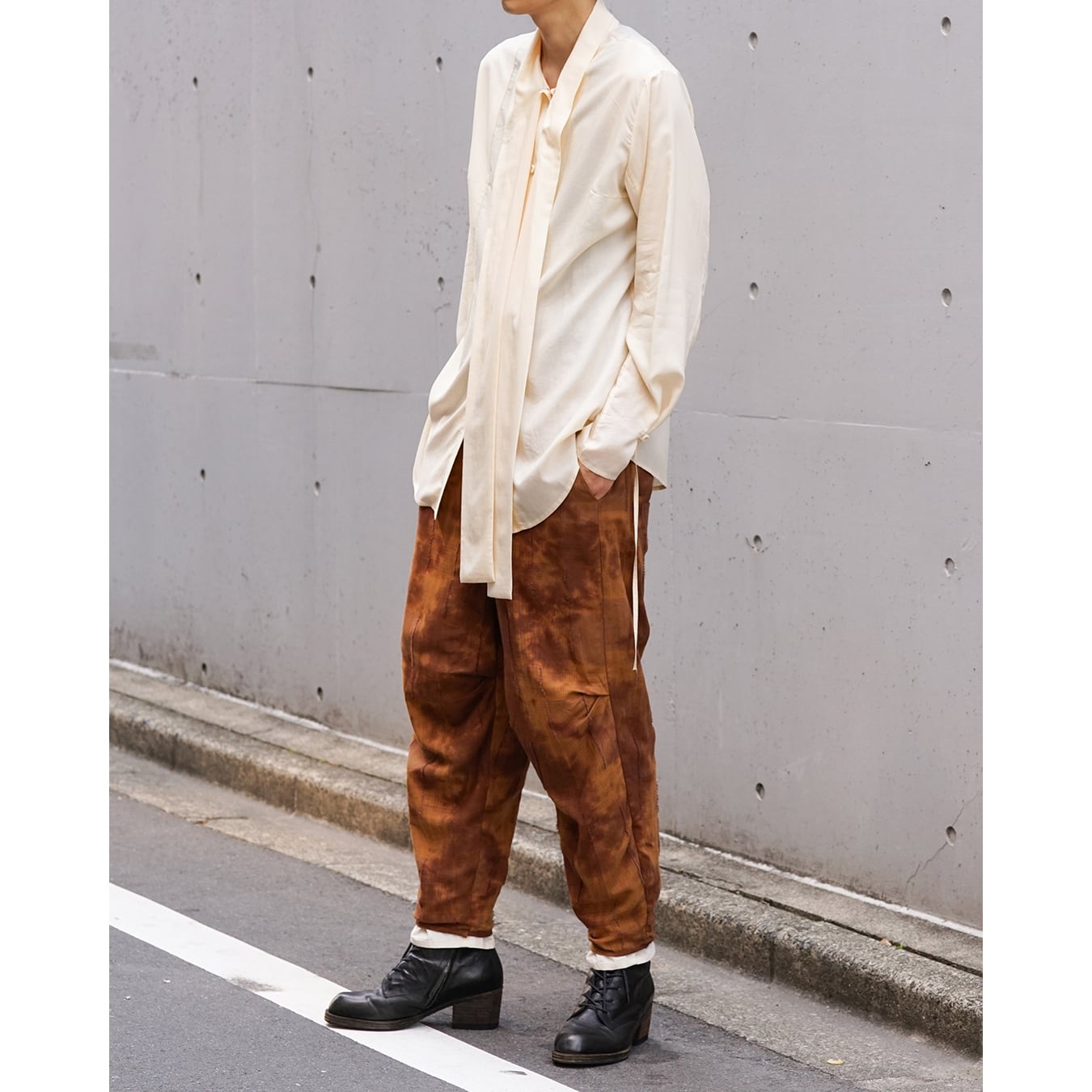 Aleksandr Manamis] (アレクサンダーマナミス) 1261068 FOLD KNEE PANT