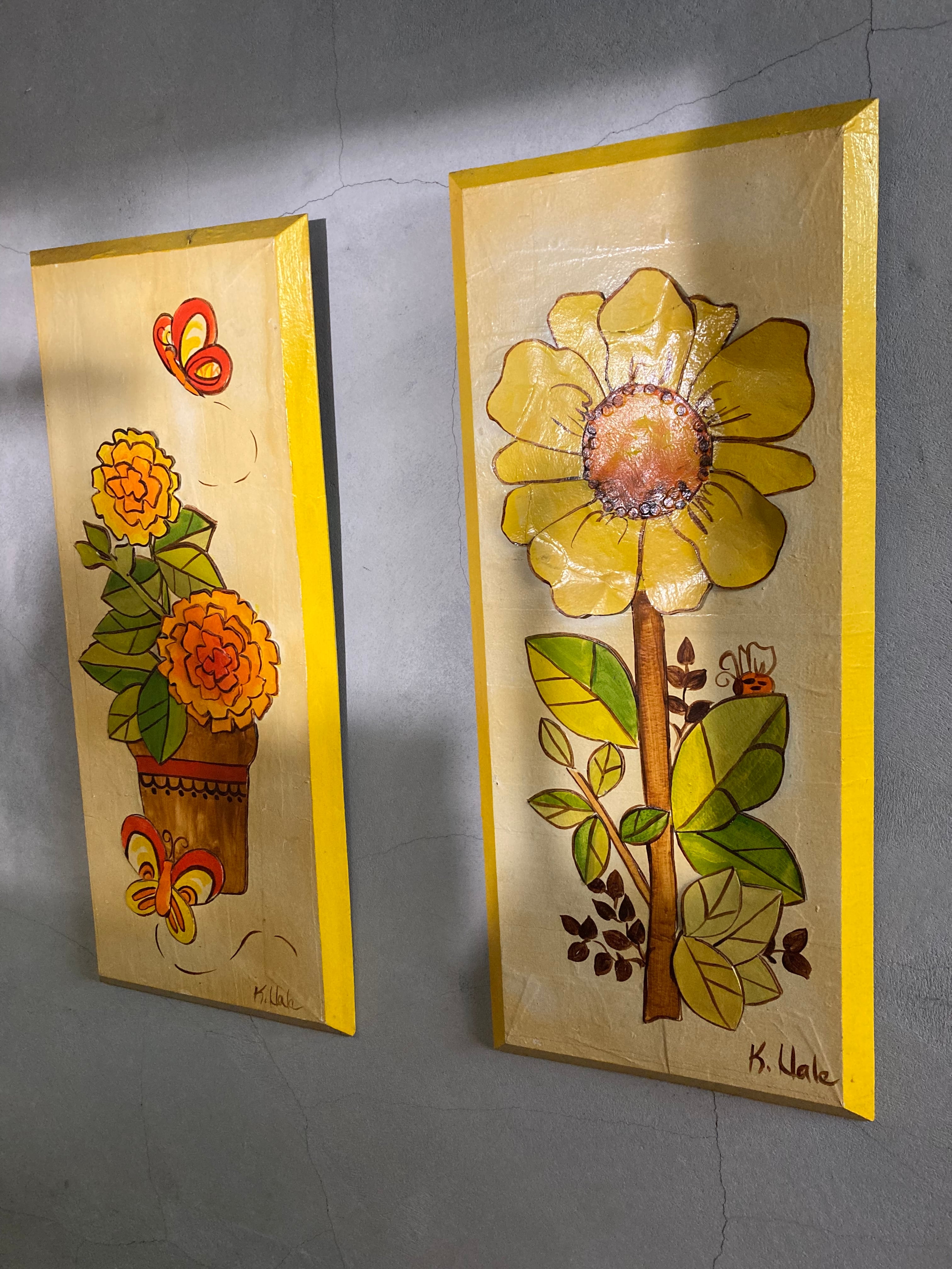 60s VINTAGE FLOWER WALL DECOR  (beady antiques)