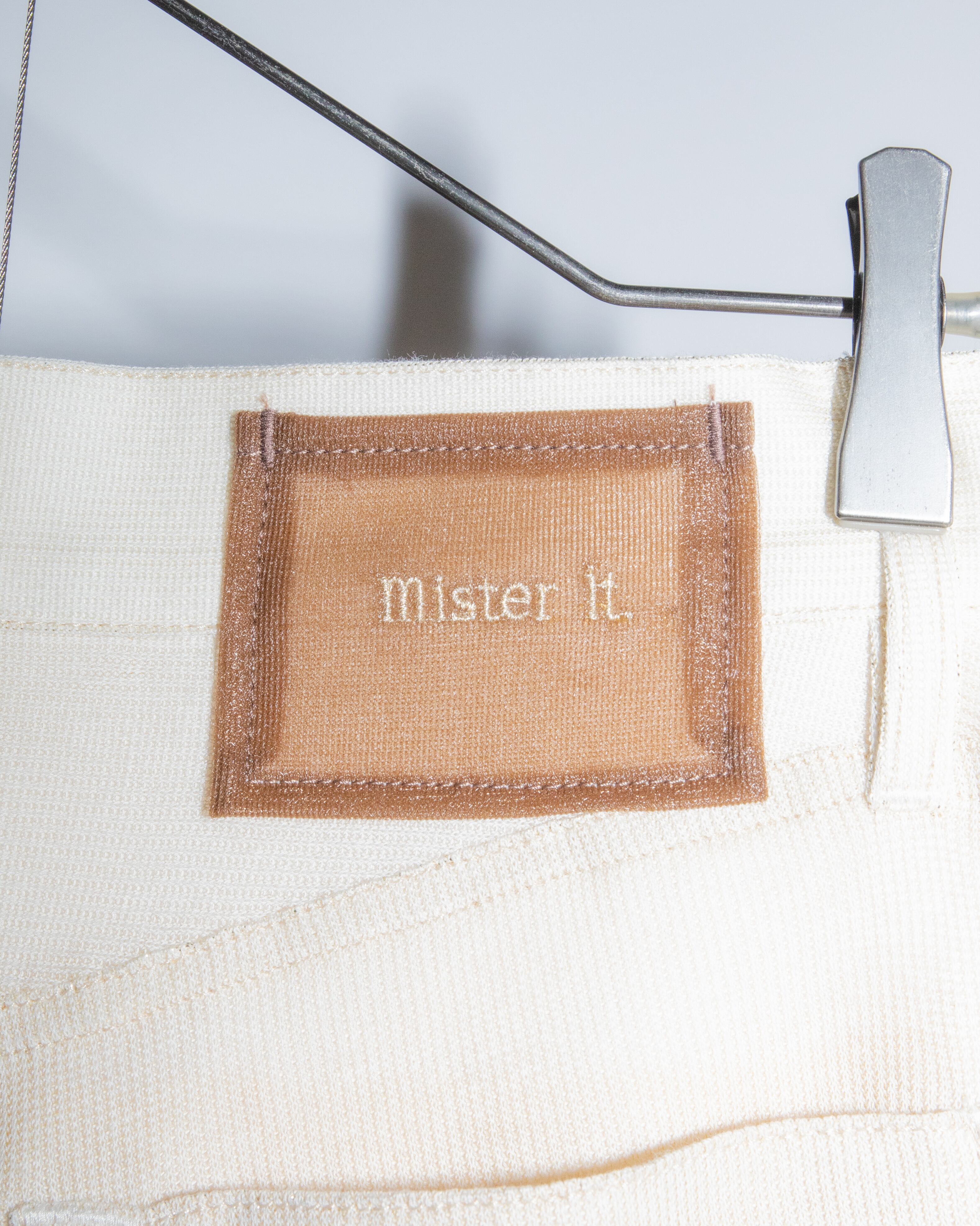 mister it. Elisa-essayage-es 