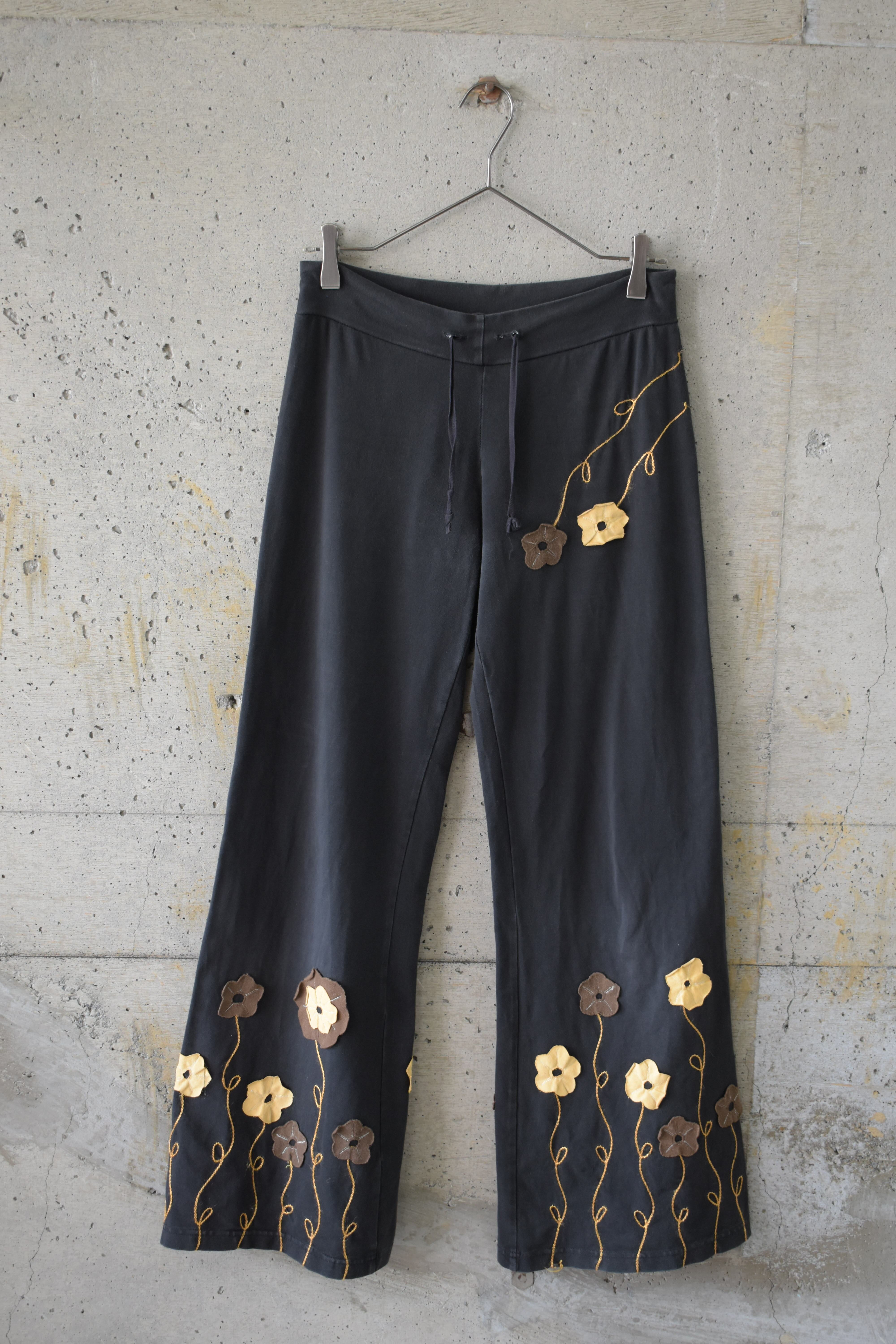 Flower applique pants