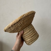 モロッコの脚付きかご