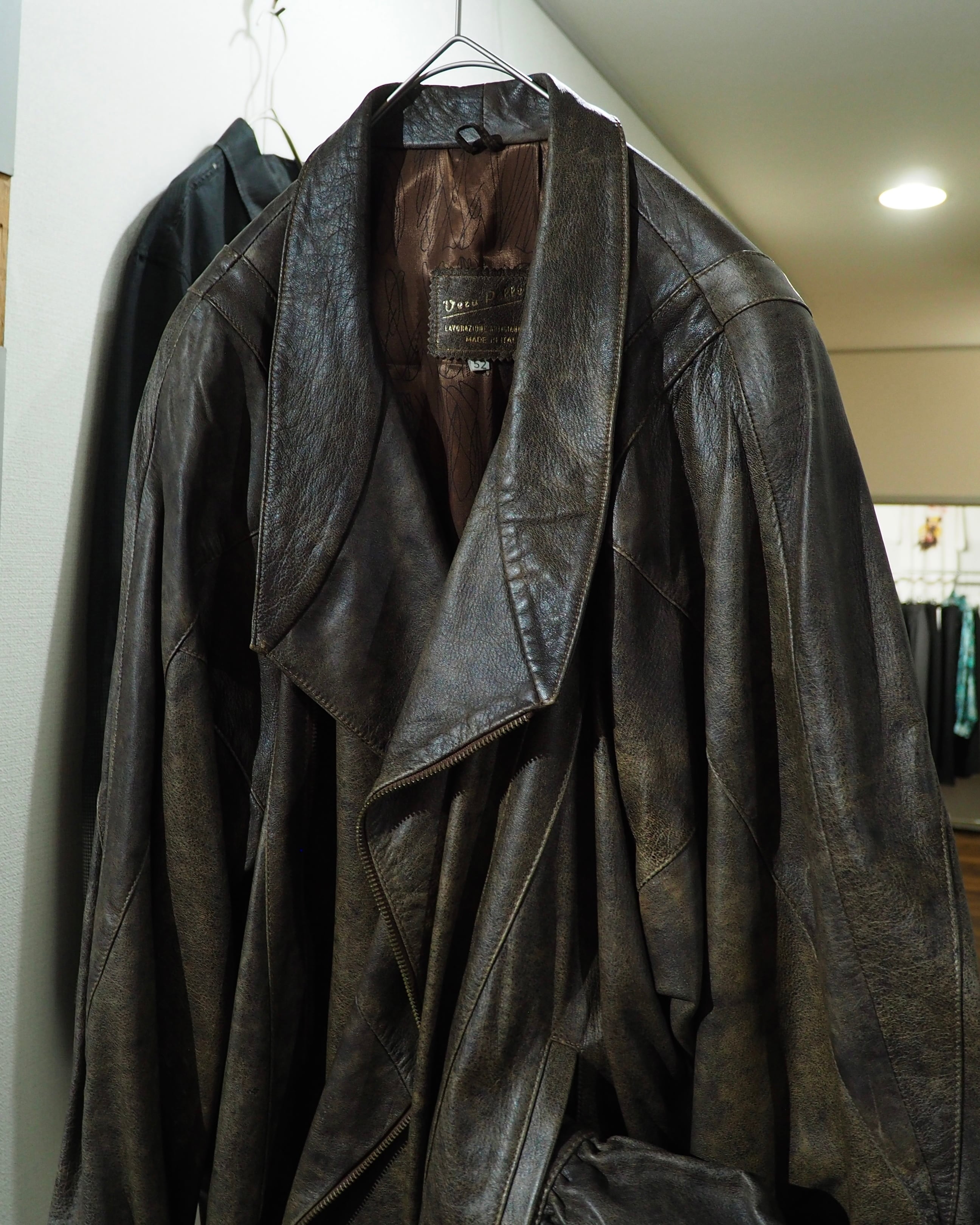 " Made in Italy - Vera Pelle " Unconventional Deformed Silhouette Vintage Leather Jacket