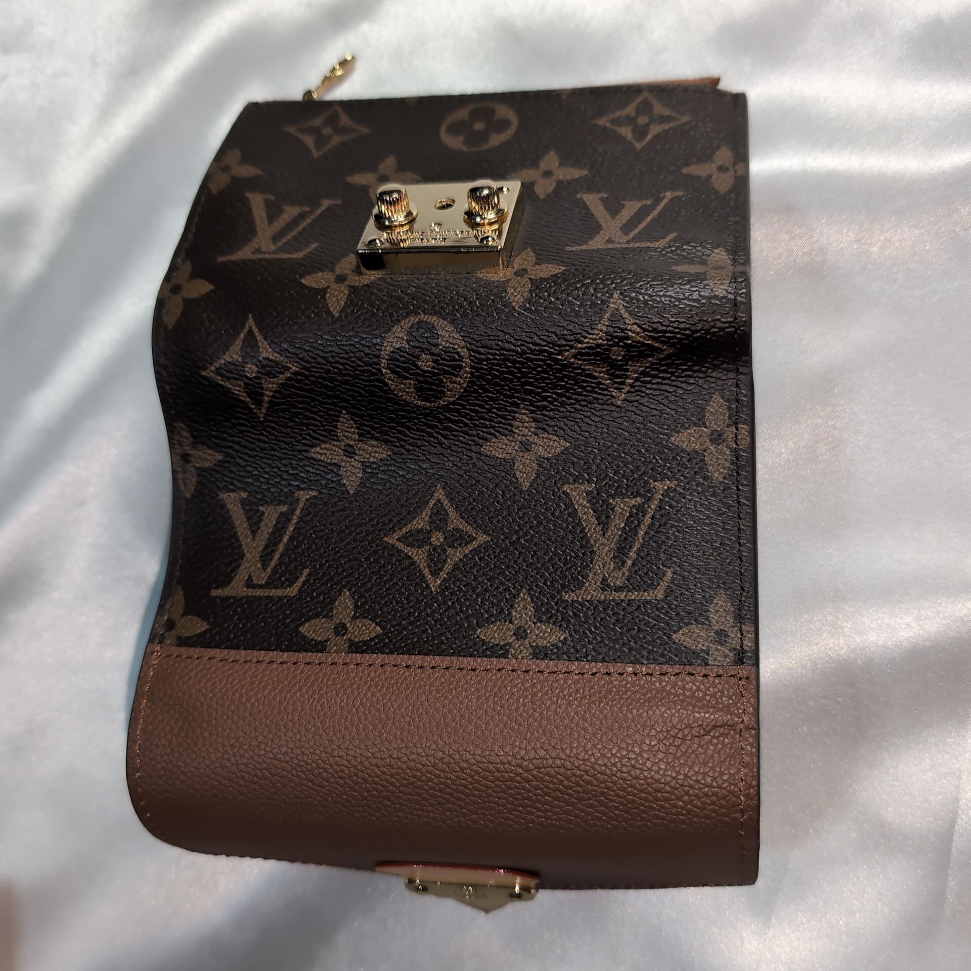 ☆美品☆ルイヴィトン 三つ折り財布 ポルトフォイユパラスコンパクト モノグラム ルイヴィトンポルトフォイユ パラス コンパクト 14145 スリーズ