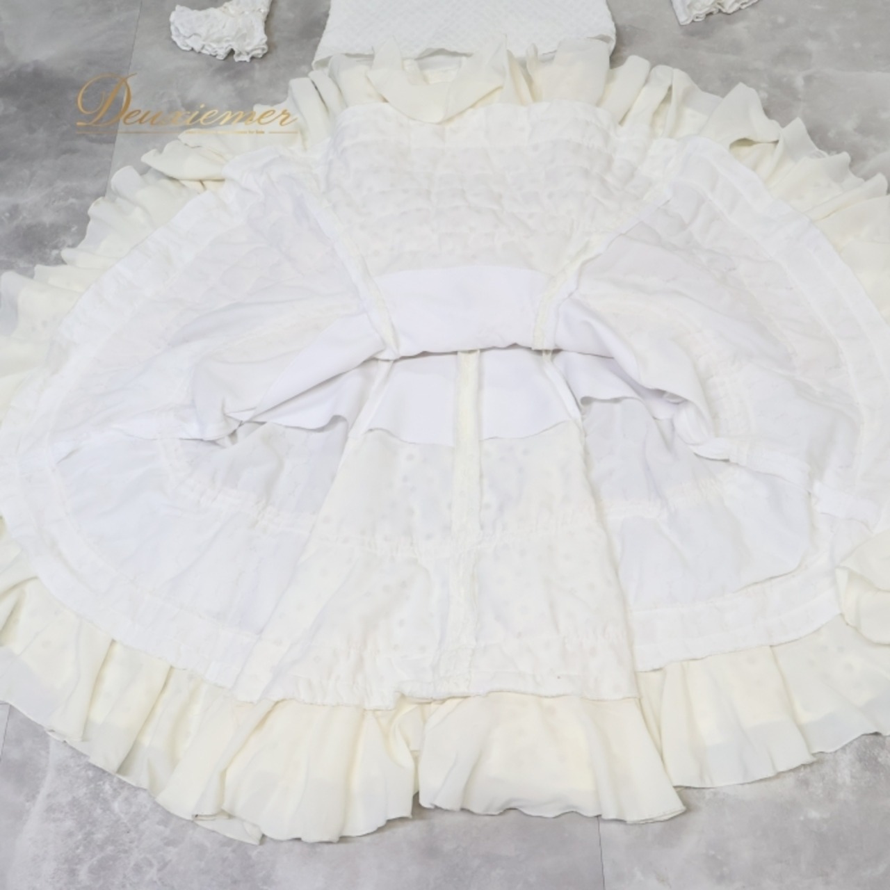 フラメンコ 衣装 ツーピース セットアップ 白 アイボリー ボランテ フリル ファルダ トップス レース ゴールド ホワイト系 上品 ステージ衣装 ダンス衣装 発表会 パーティ レトロ 大人可愛い エレガント デザイン 長袖 高級感 ハイウエスト シンプル レディース かわいい
