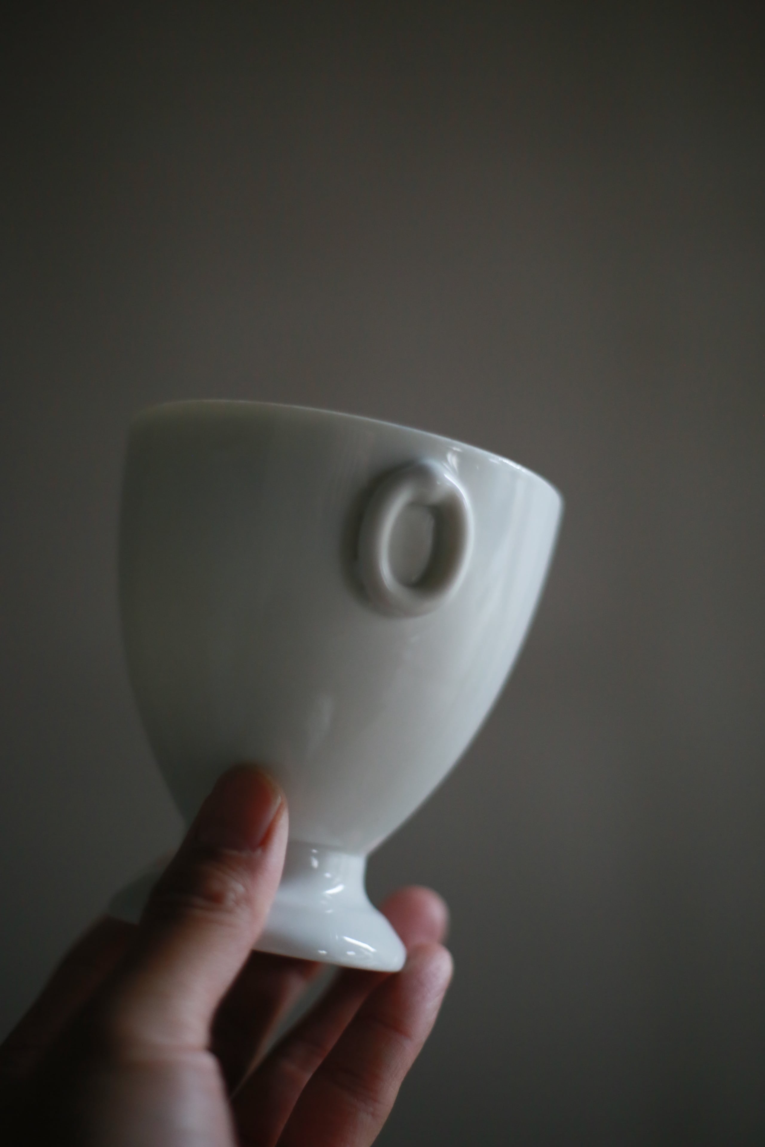 古い国産の白磁ゴブレット