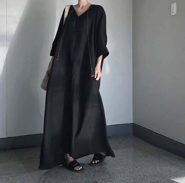 Ⅴネックロングワンピース ワンピース フレアワンピース ロング ロング丈 マキシ 袖あり 長袖 Vネック かわいい 大人可愛い きれいめ シンプル カジュアル 大人 おしゃれ お洒落 レトロ 大人可愛い 大人女子 こなれ感 無地 春 夏 秋 10代 20代 30代 レディース OL 通勤 学生 通学 デート お出かけ 女子会 休日 着回し 普段使い 重ね着 ゆったり ゆる 5970