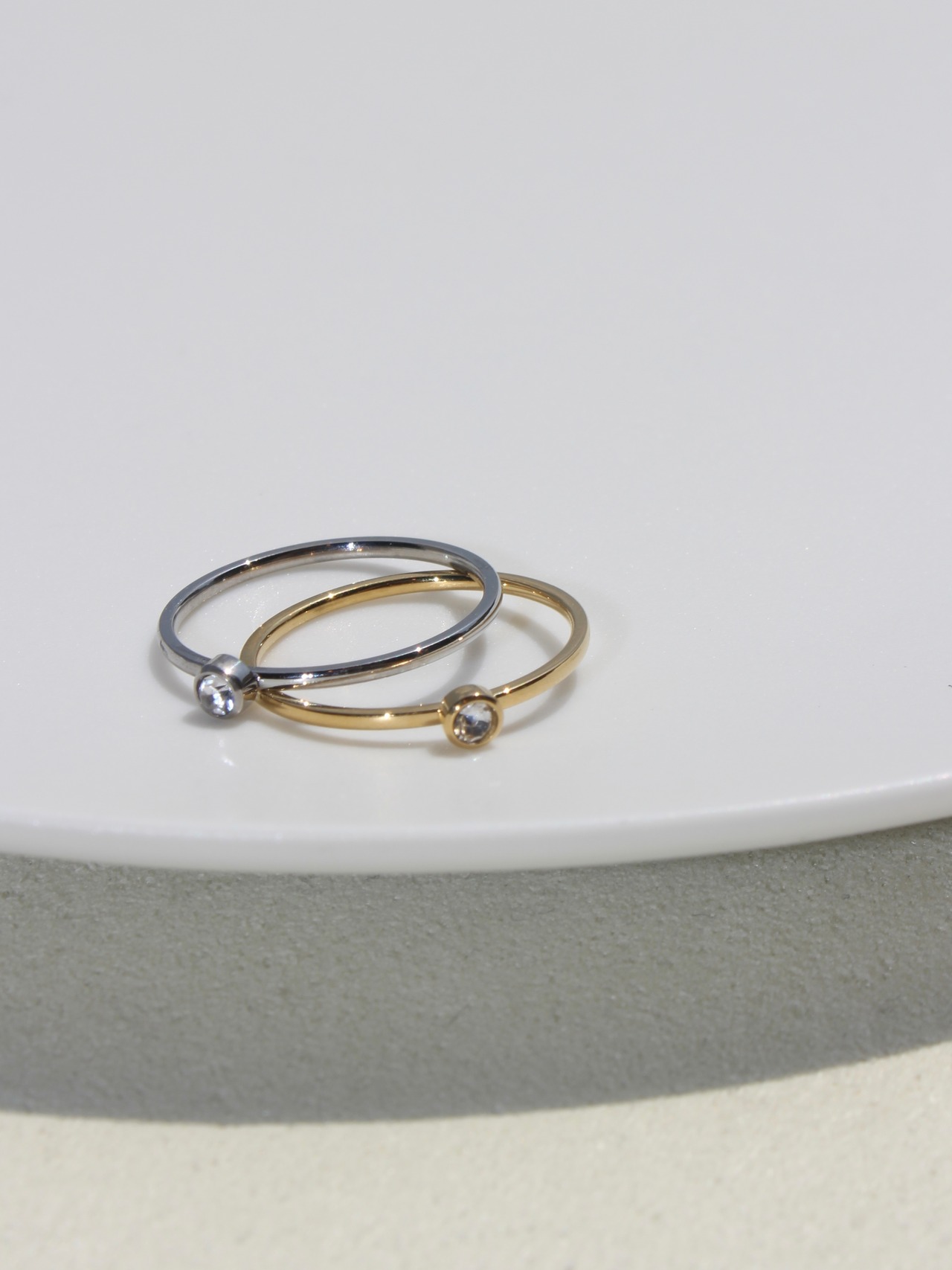 Zirconia stone ring