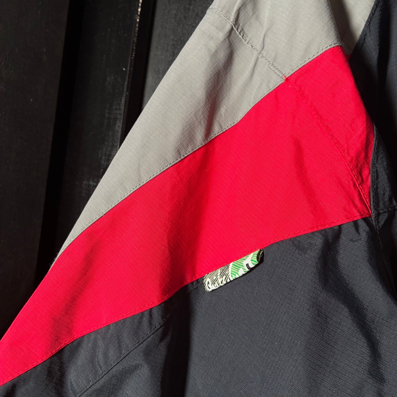 00s Quick Silver スノージャケット　ナイロンジャケット　赤×黒　クイックシルバー