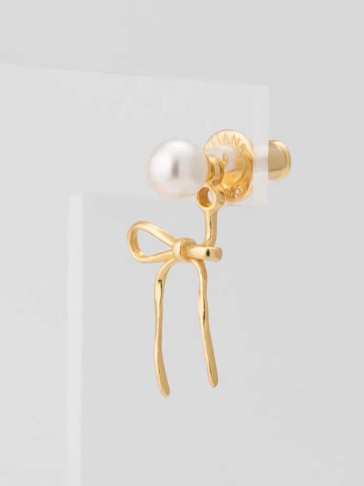 SS パールオンリボンピアス