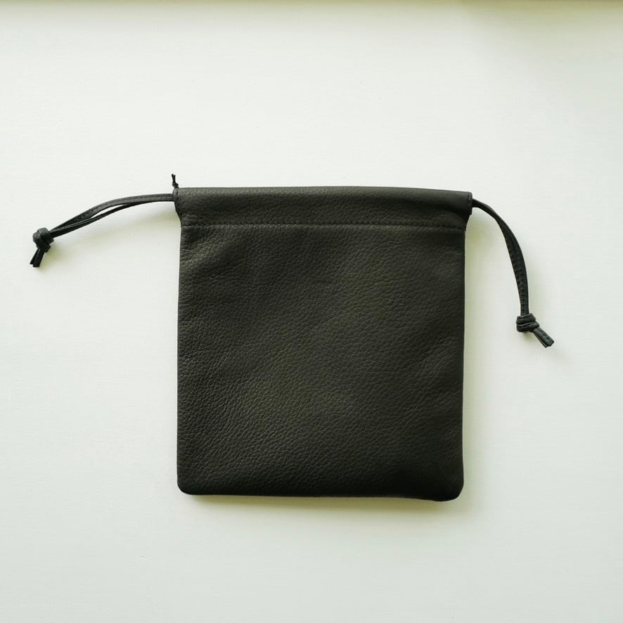 Aeta | DOUBLE FACED DRAWSTRING POUCH : M | HJ GALLERY Aeta | DOUBLE FACED DRAWSTRING POUCH : M | HJ GALLERY