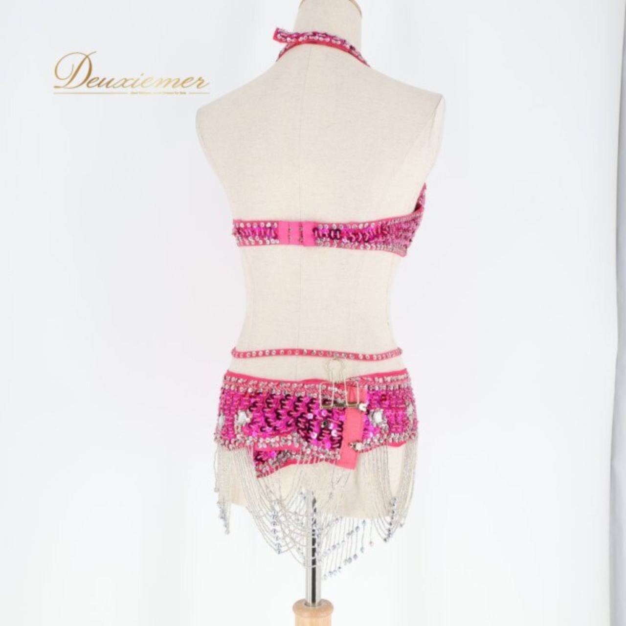 ベリーダンス オリエンタル 衣装 トップス ベルト セット ピンク系 ラインストーン スパンコール フリンジ キラキラ ダンス衣装 イベント ステージ 華やか 鮮やか かわいい 練習 レッスン シルバー系