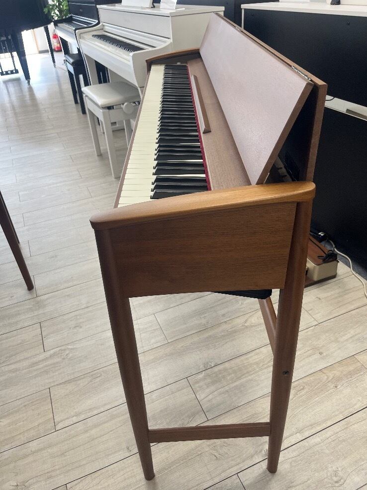 ★90931【電子ピアノ】ROLAND　KF10KW　19年製 ☆90931【電子ピアノ】ROLAND KF10KW 19年製 | リユース専門店エプコ