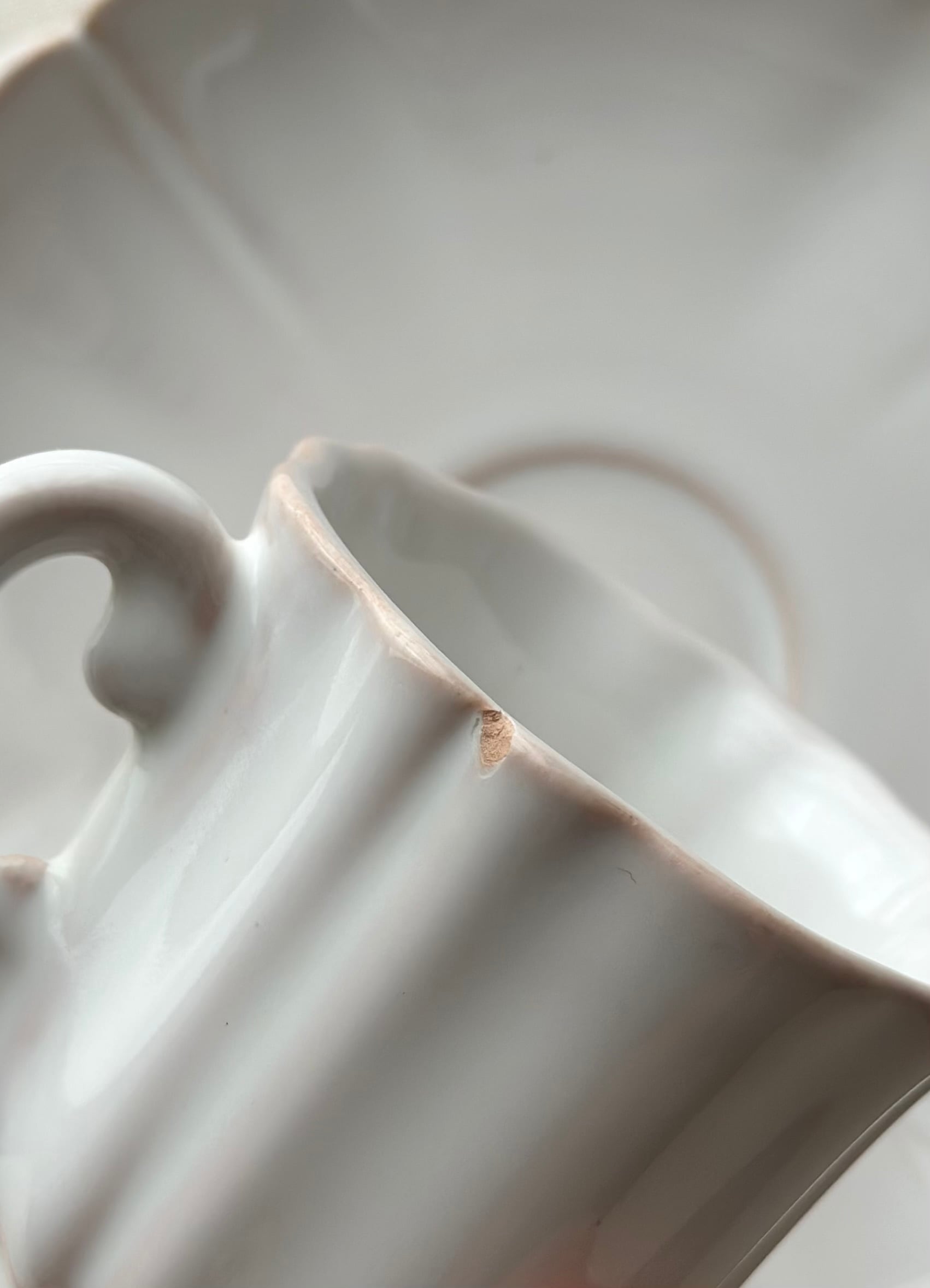 Gien ジアン / 白釉の美しいデミタスカップ＆ソーサー d | VIRON