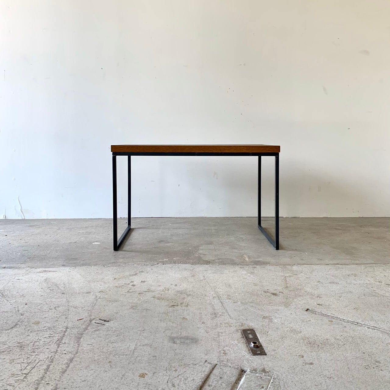 鉄脚のローテーブル　サイドテーブル　古家具　0489