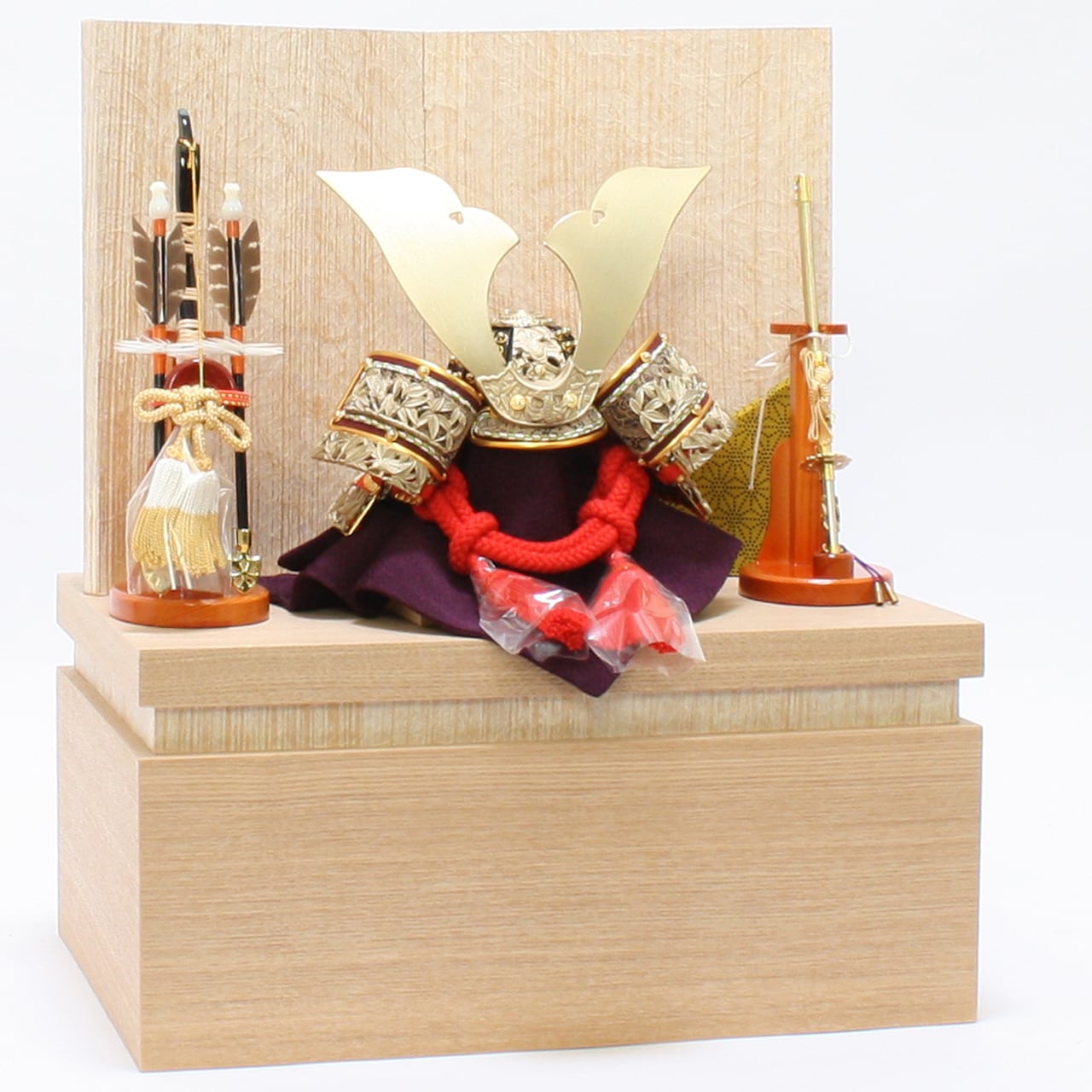 五月人形|コンパクト|おしゃれ|モダン|インテリア|プレミアム|こだわり|おすすめ|収納|《商品名》兜飾り 8号純金箔消 CG赤糸 竹雀 大鍬 無双 収納タイプ【商品コード50808-8300 52213-3338 52408-0101】