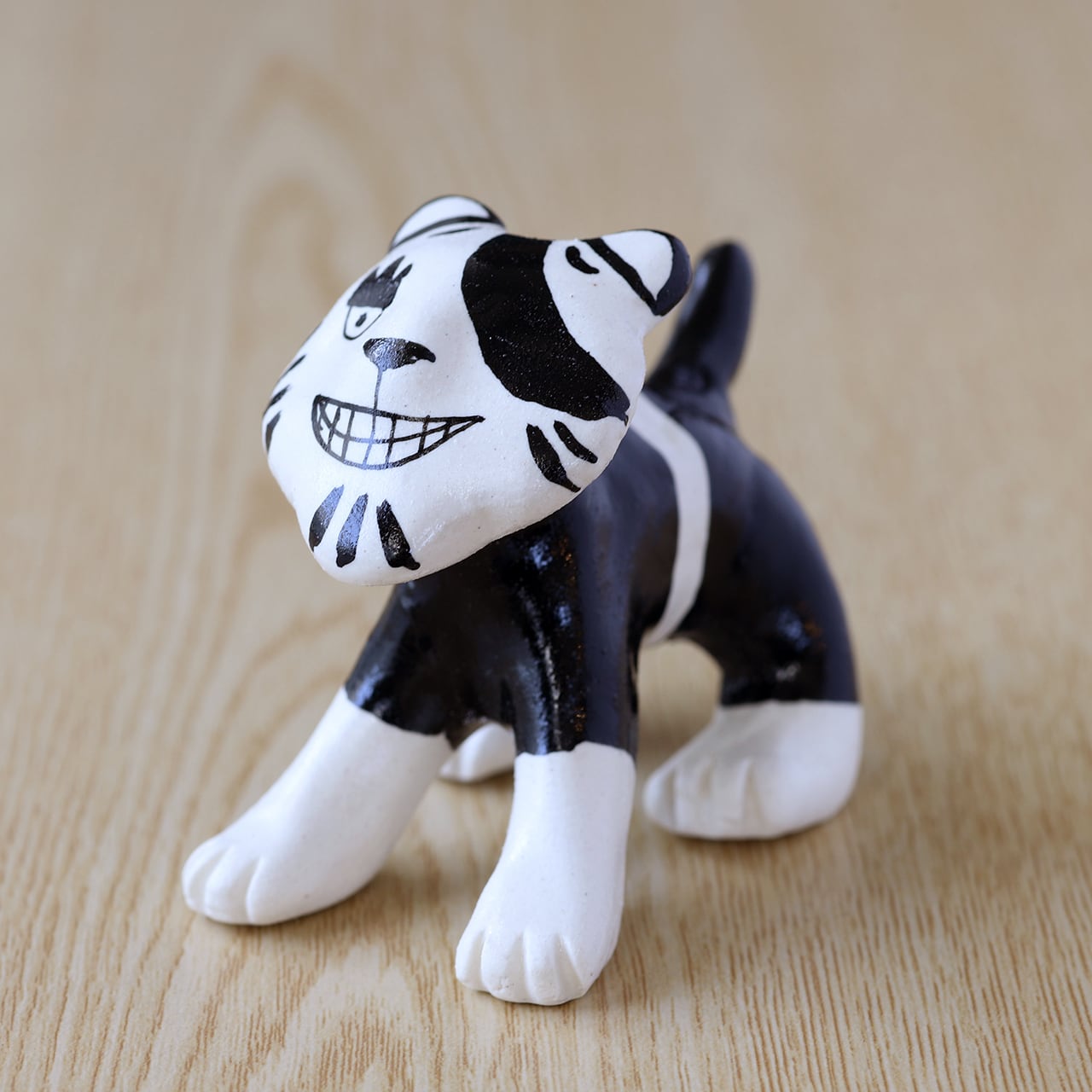 山口祥治 干支フィギュア 寅(トラ)「トラコビッチ TB-32」 工房:喜鶴製陶(有田焼)