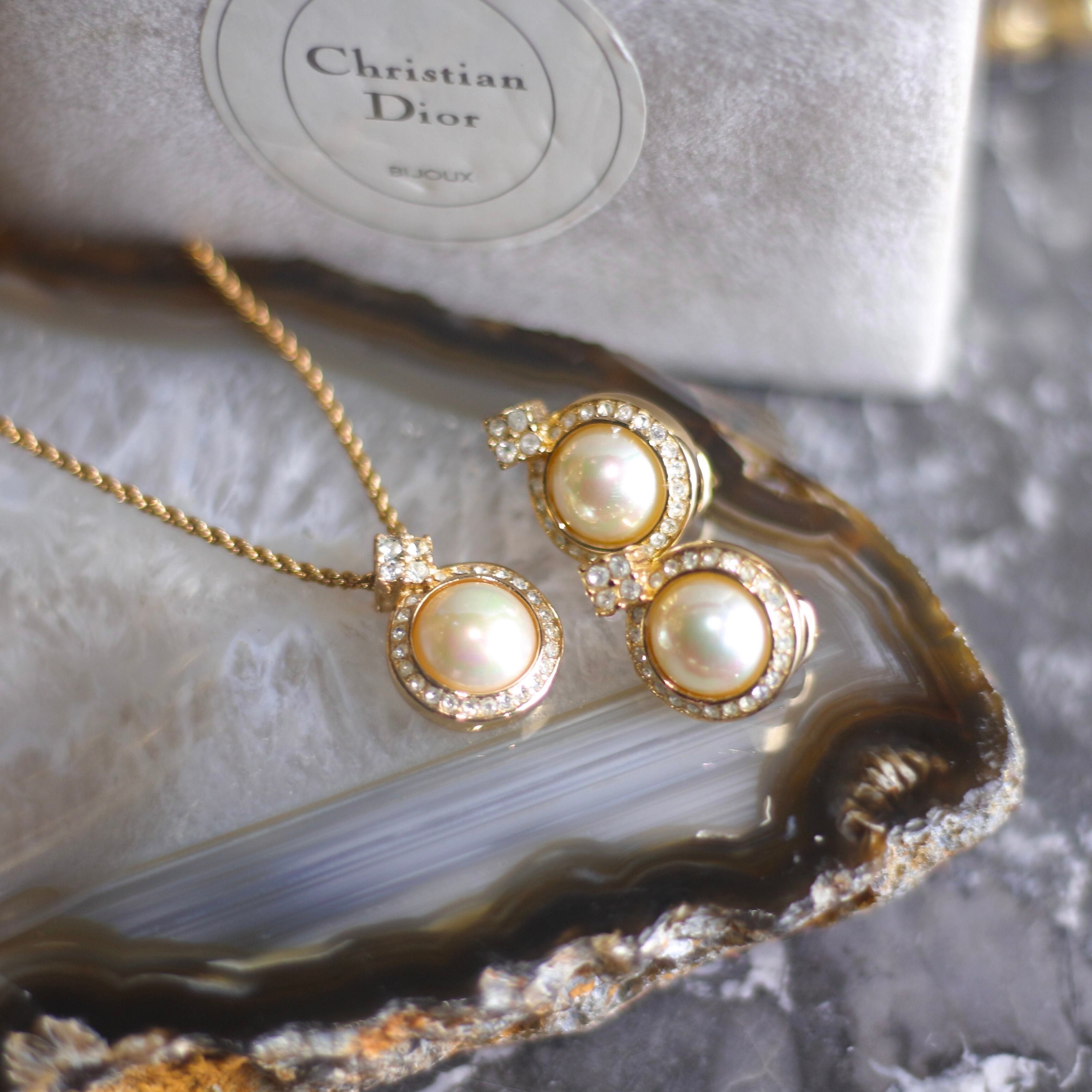 Christian Dior BlJOUX PEARL DESIGN RETRO NECKLACE EARCLIPS SET