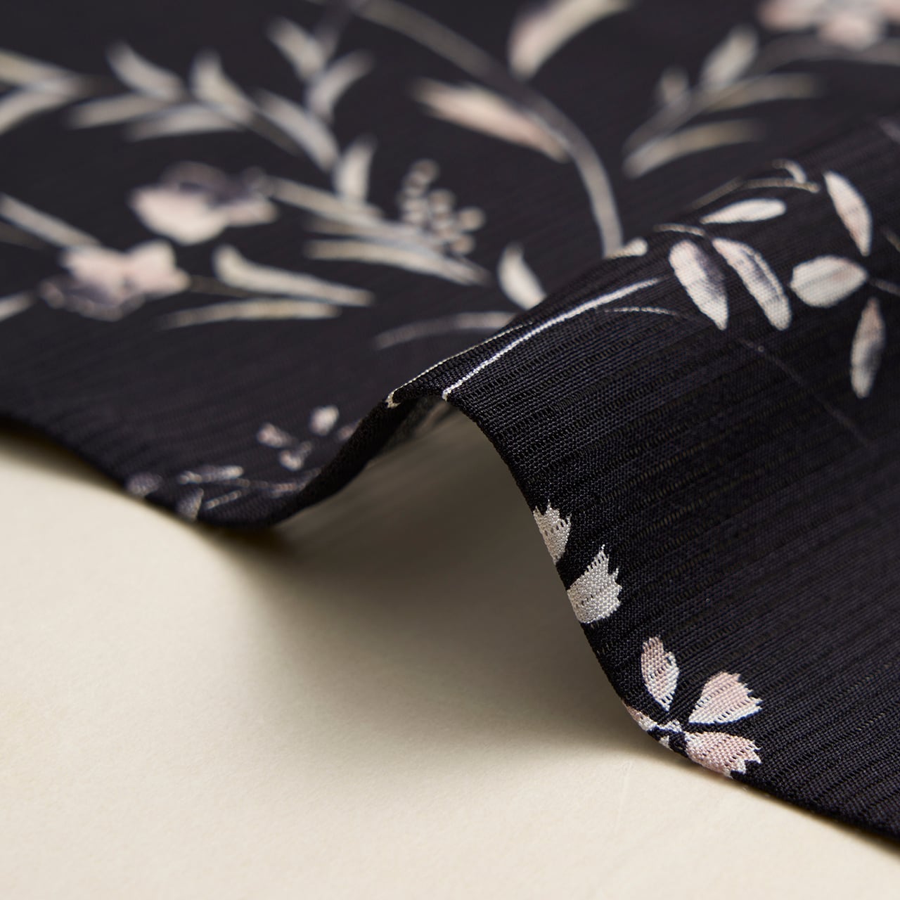 秋の草花の模様 小紋 絽着物【未着用品】 | かわの屋