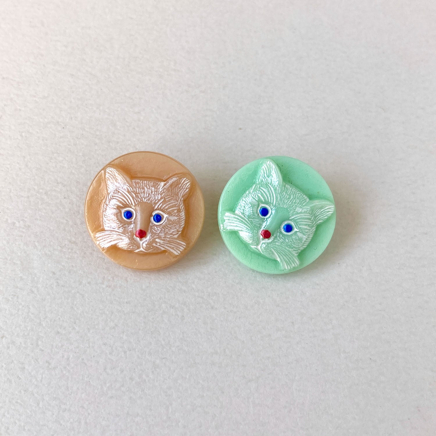 新色追加〉チェコガラスボタン-Cat（18mm） | Dua-アクセサリーパーツ