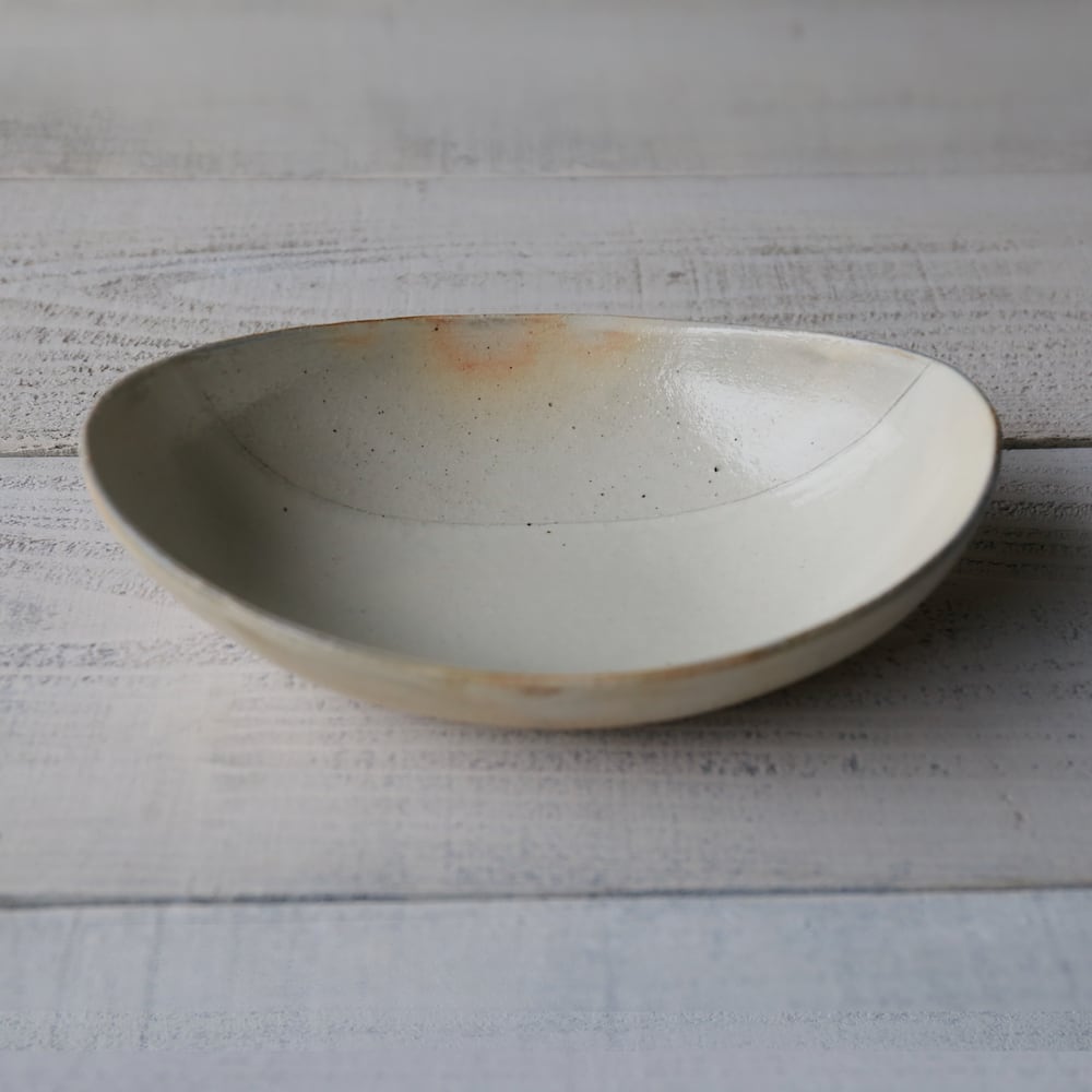 荒鉄線 楕円深鉢 中 | 古谷製陶所