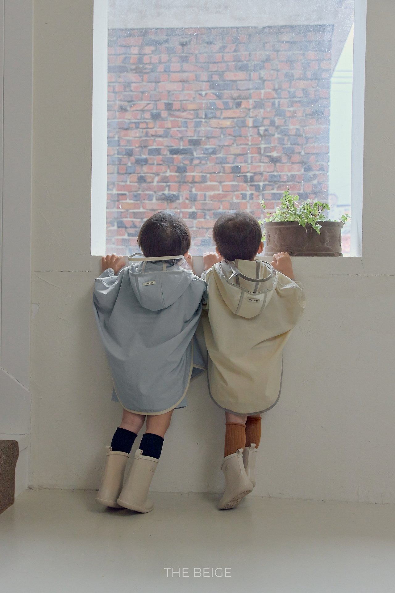 [THE BEIGE] Poncho Raincoat / [더베이지] 판초우비